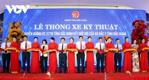 Thông xe kỹ thuật cầu Hà Bắc 2 nối đôi bờ sông Cầu sau thời gian dài đắp chiếu