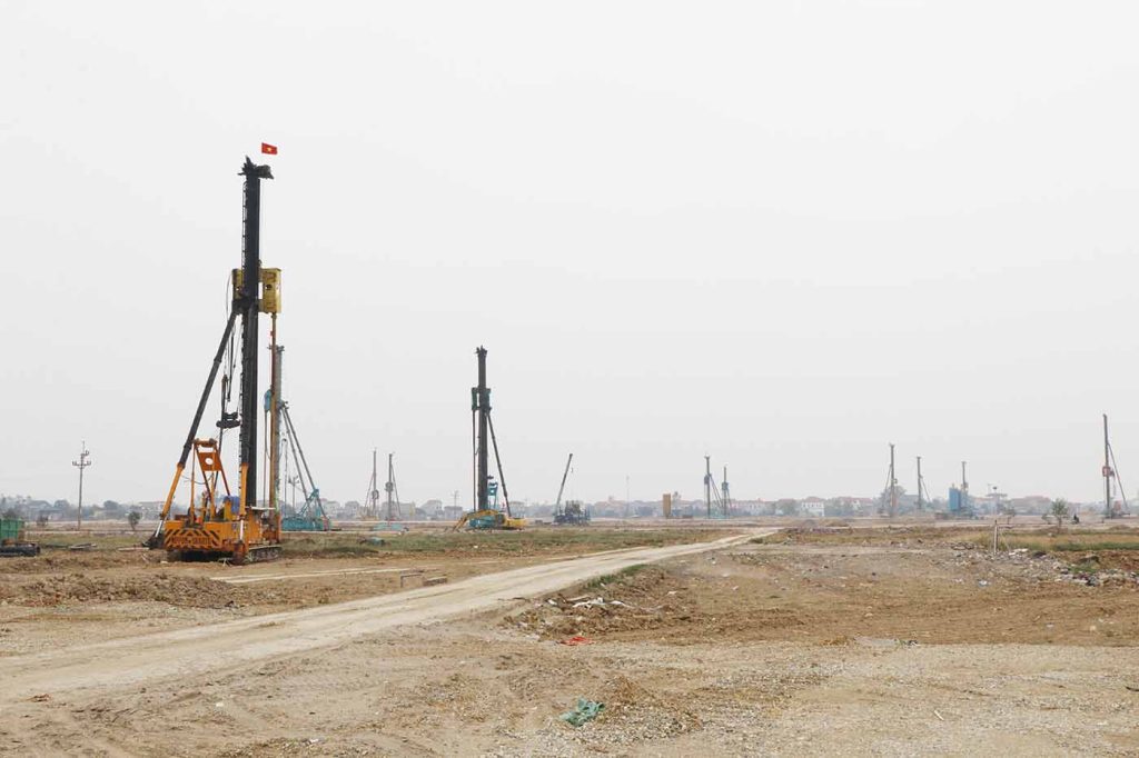 cong truong xay dung san bay gia binh bac ninh 02 Quyết tâm cao độ đưa sân bay Gia Bình & đường nối với Hà Nội đi vào hoạt động trong năm 2026, Bắc Ninh lập tổ công tác 24/24