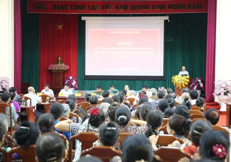 Quang cảnh hội nghị đối thoại tại UBND xã Đại Lai, tỉnh Bắc Ninh. Ảnh: Linh Ngọc